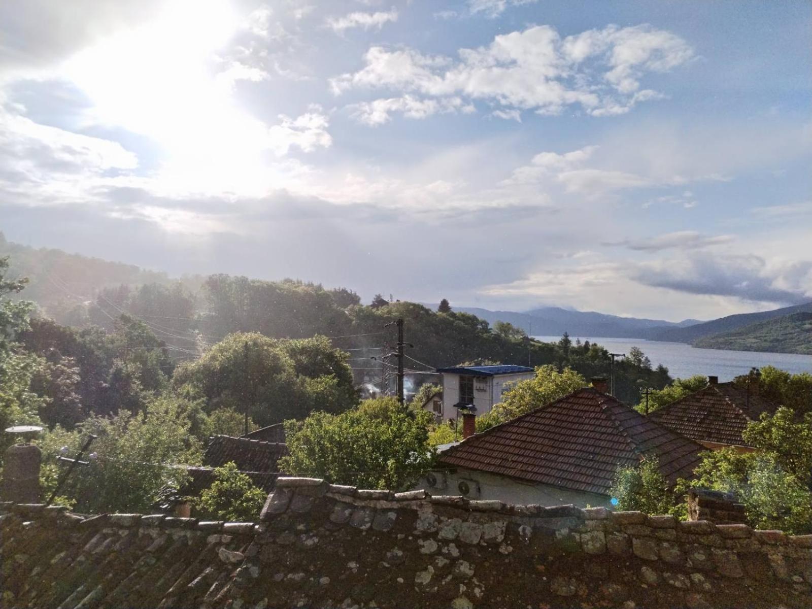 Dunav Deveti Oktobar 22 *