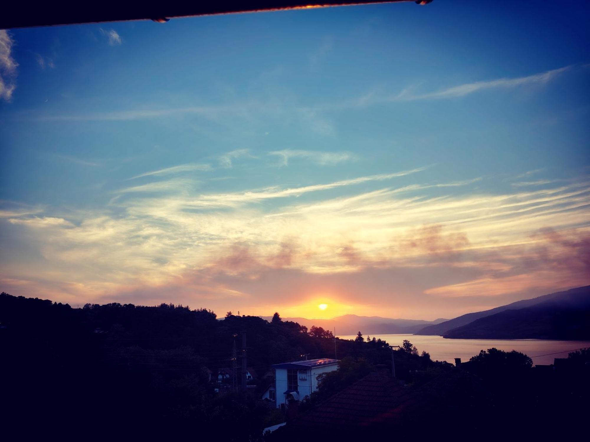 Dunav Deveti Oktobar 22 *